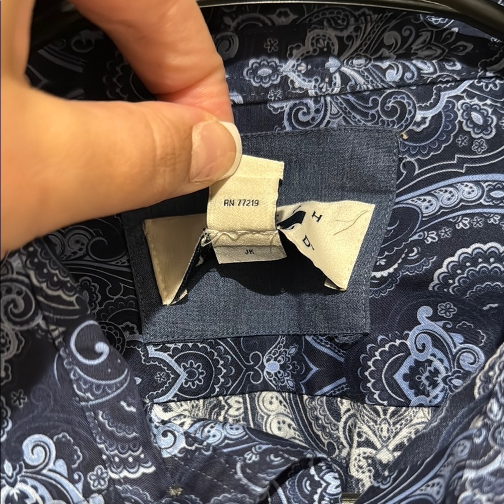 100% cotton Men's Blue Paisley button down dress Shirt Size M Joseph Abboud - Picture 3 of 7